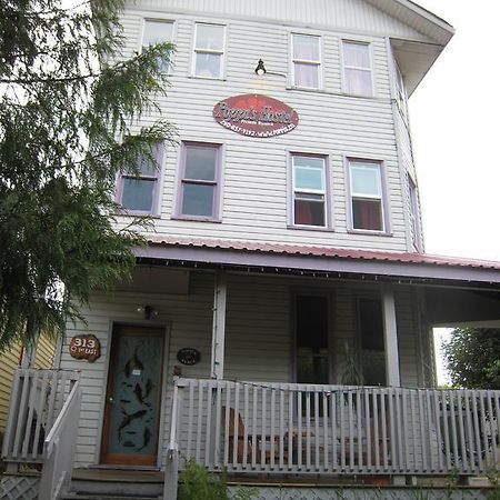 Poppi'S Guesthouse Ревелстоук Екстериор снимка